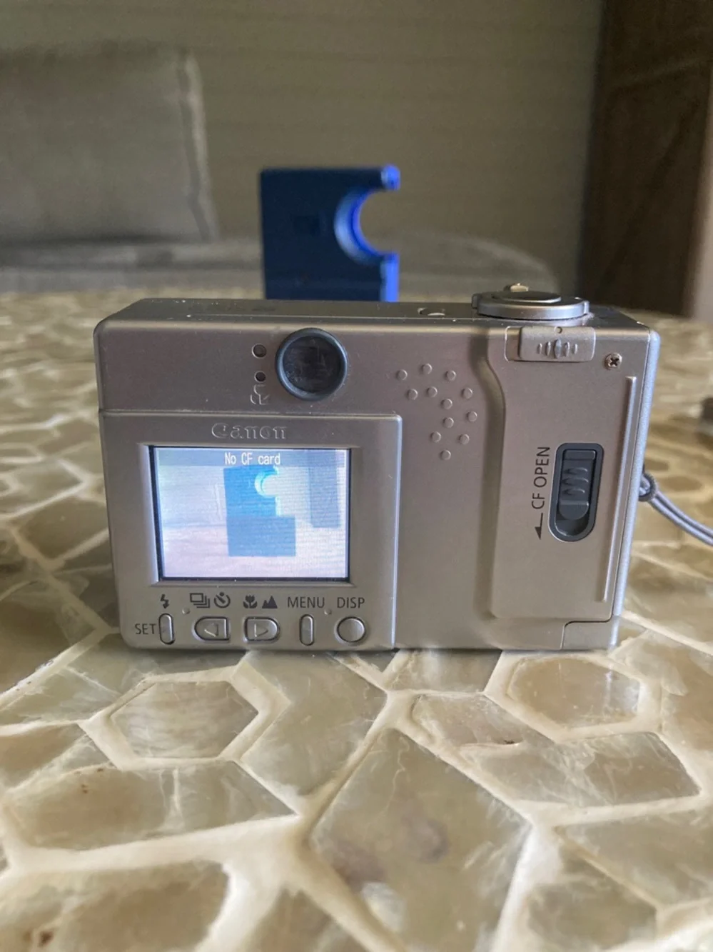Canon Digital IXUS camera with 2 batteries & OEM charger